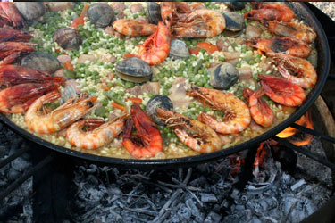 Seafood paella for funeral catering